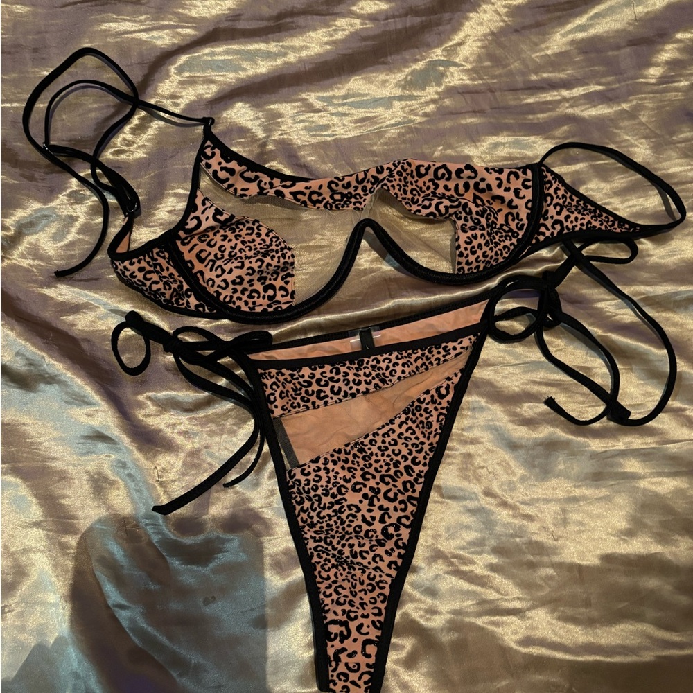 God save queens bikini set size Large pink leopard print